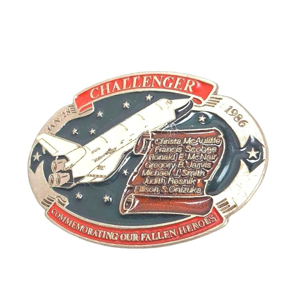 Vintage 1986 Space Shuttle Challenger Memorial Belt Buckle NASA Fallen Heroes